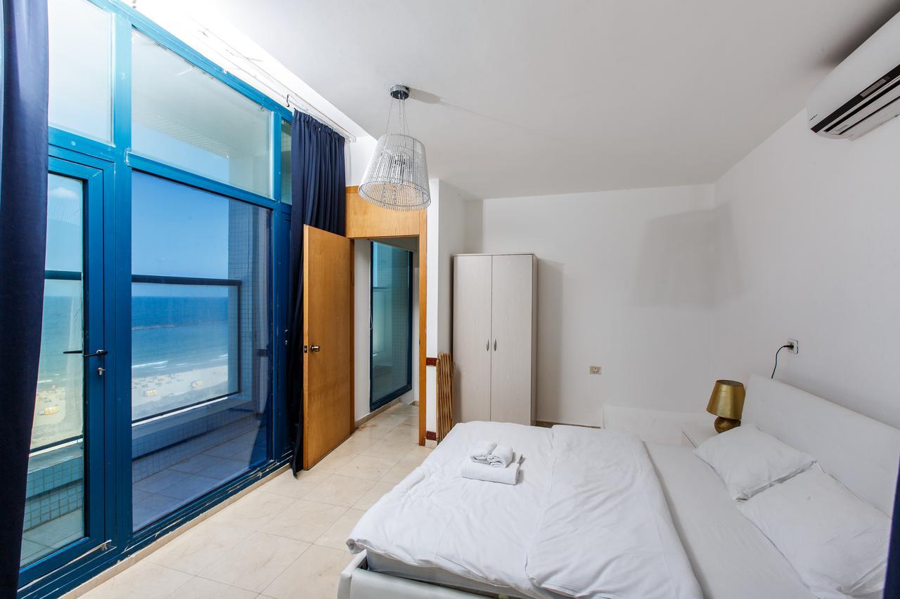 Ocean Front Apartments First Line To The Beach Tel-Aviv Extérieur photo