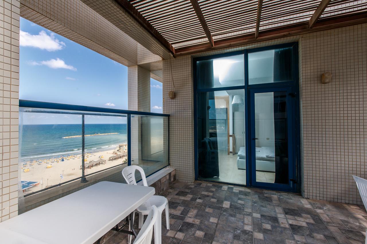 Ocean Front Apartments First Line To The Beach Tel-Aviv Extérieur photo