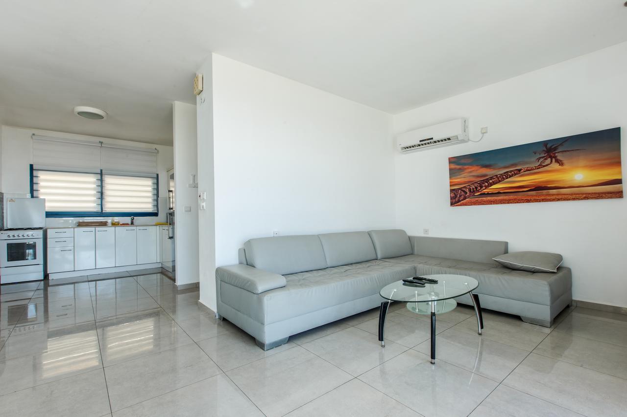 Ocean Front Apartments First Line To The Beach Tel-Aviv Extérieur photo