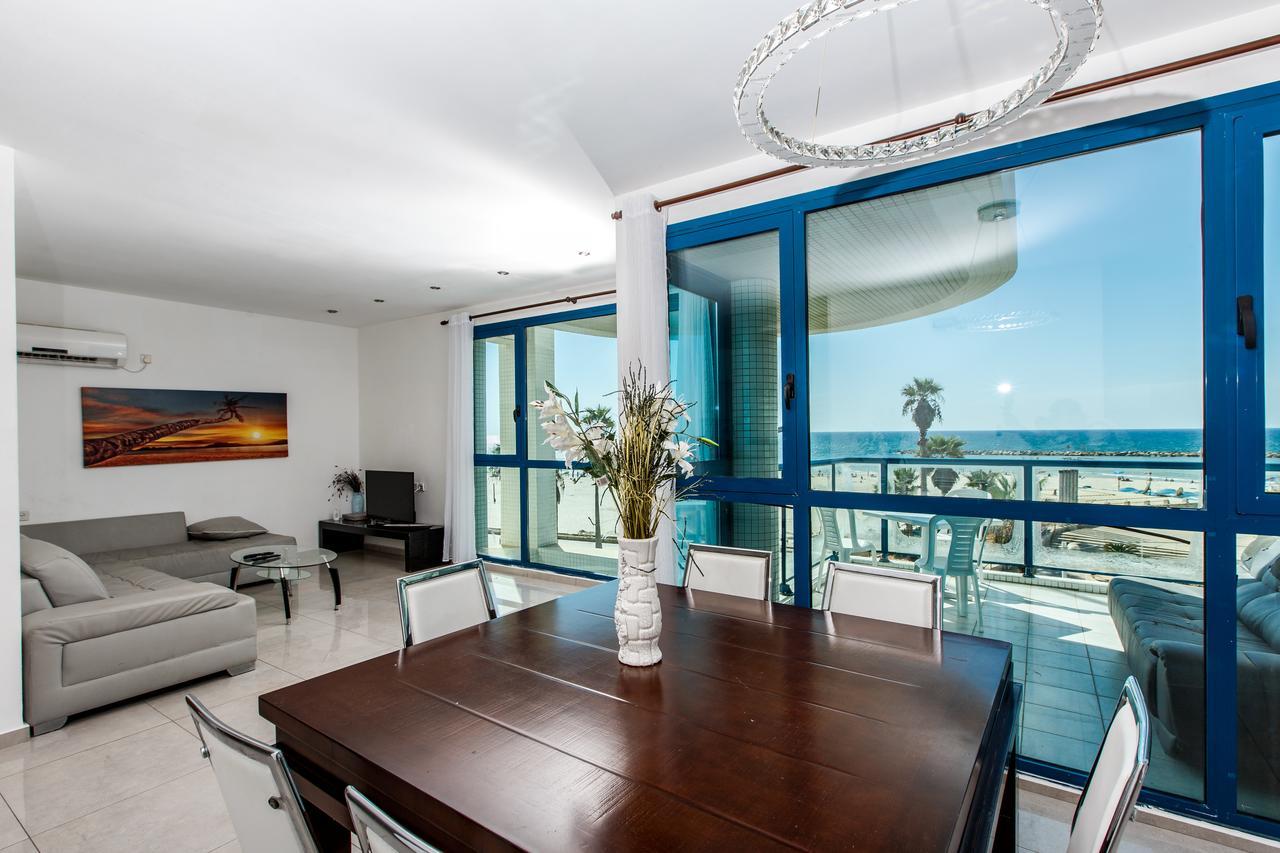 Ocean Front Apartments First Line To The Beach Tel-Aviv Extérieur photo