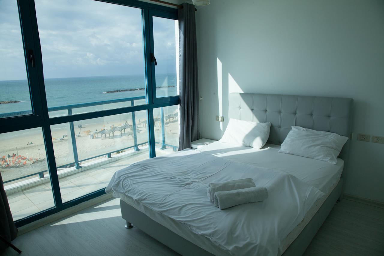 Ocean Front Apartments First Line To The Beach Tel-Aviv Extérieur photo