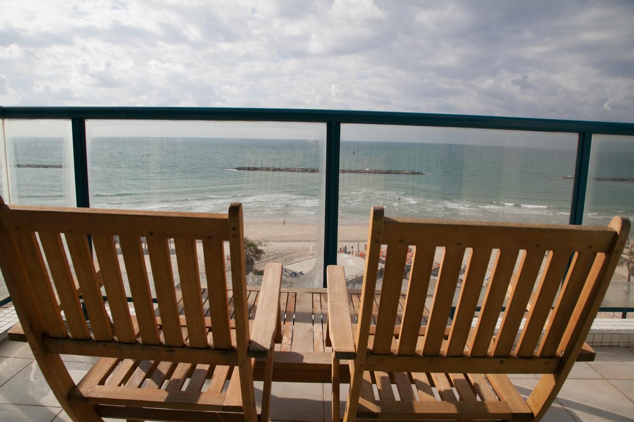 Ocean Front Apartments First Line To The Beach Tel-Aviv Extérieur photo