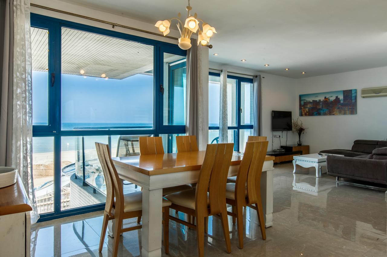 Ocean Front Apartments First Line To The Beach Tel-Aviv Extérieur photo