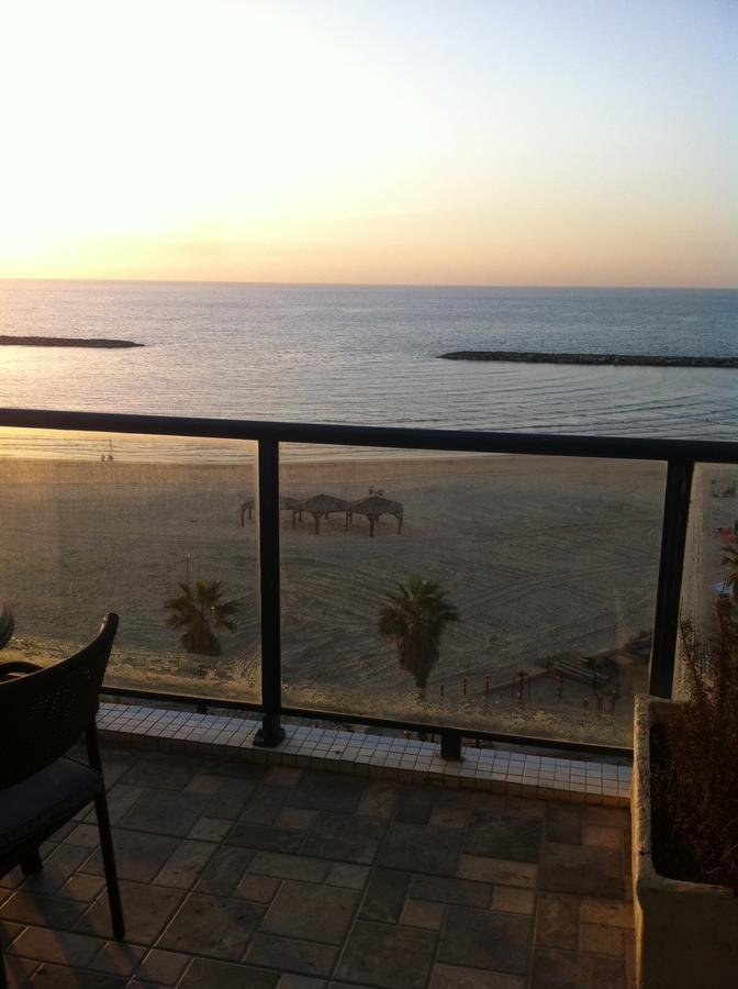 Ocean Front Apartments First Line To The Beach Tel-Aviv Extérieur photo